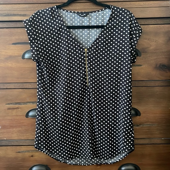 Size small, women’s Express black and white polkadot top with zipper. - Picture 1 of 5